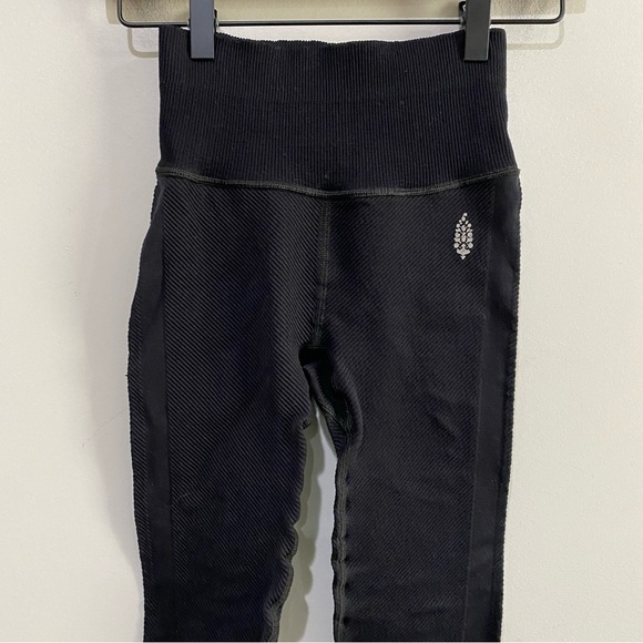 FREE PEOPLE FP Movement Textured Free Throw Legging Black Active Sporty Size XS - Picture 2 of 7